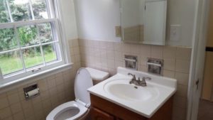 17-W-Arrowhead-Rd-Bathroom